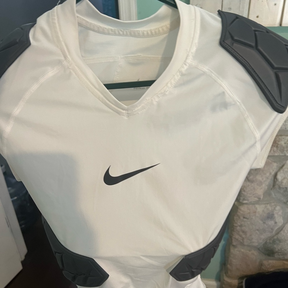 Men’s small Nike padded undershirt football